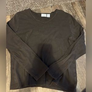 Long sleeved Green Shirt. Size: M.
